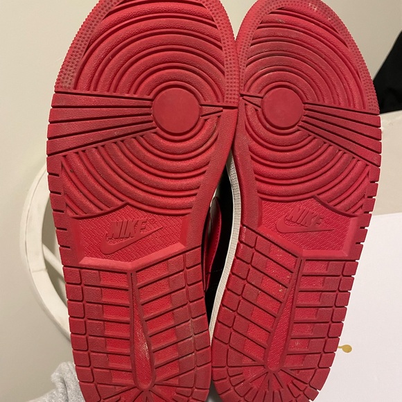 Jordan 1 Low - Picture 6 of 6